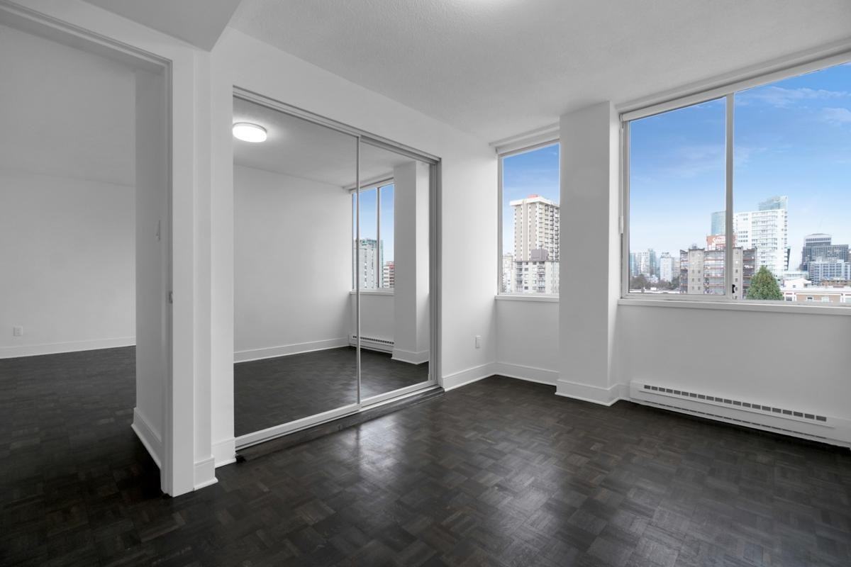 1100 Harwood condos - Photo 7 of 20