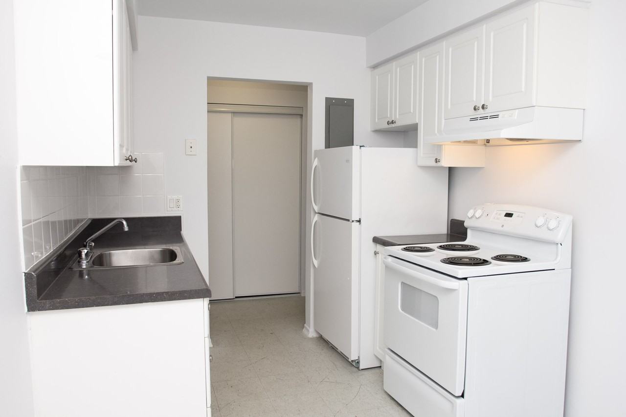 Hugo Apartments - Photo 2 of 9