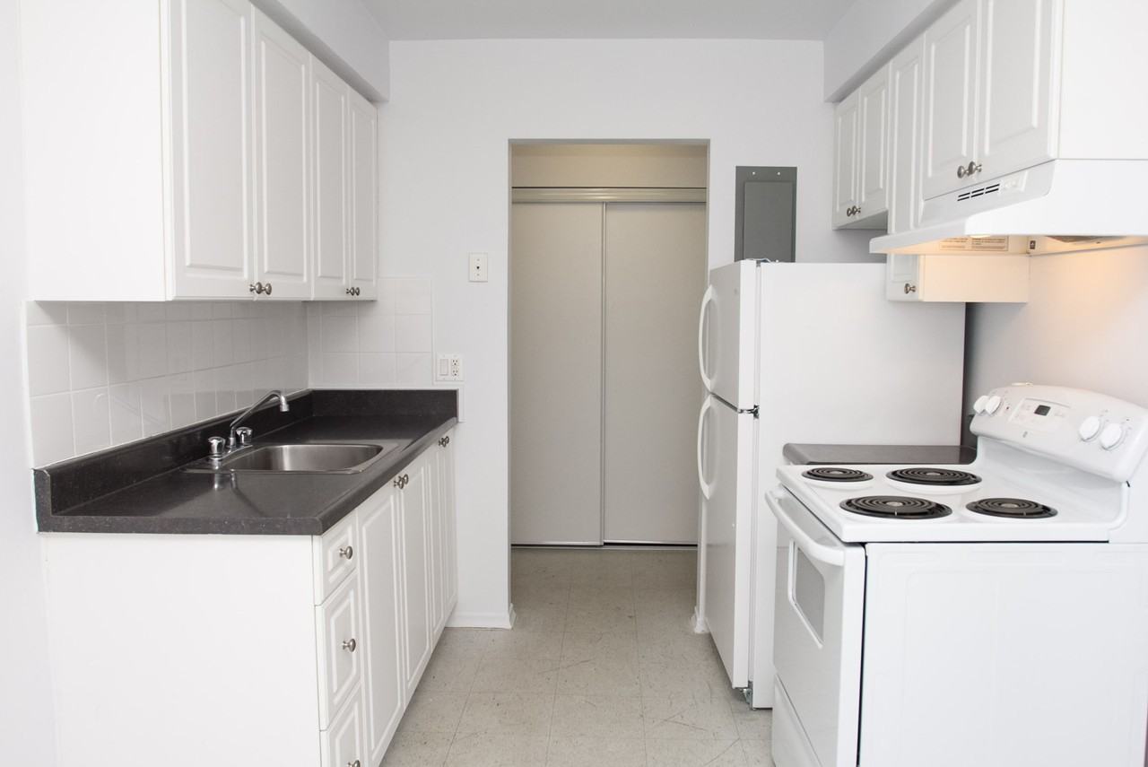 Hugo Apartments - Photo 3 of 9