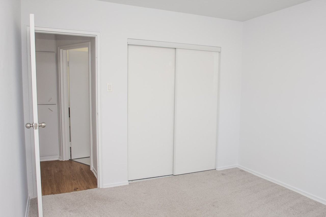 Hugo Apartments - Photo 7 of 9