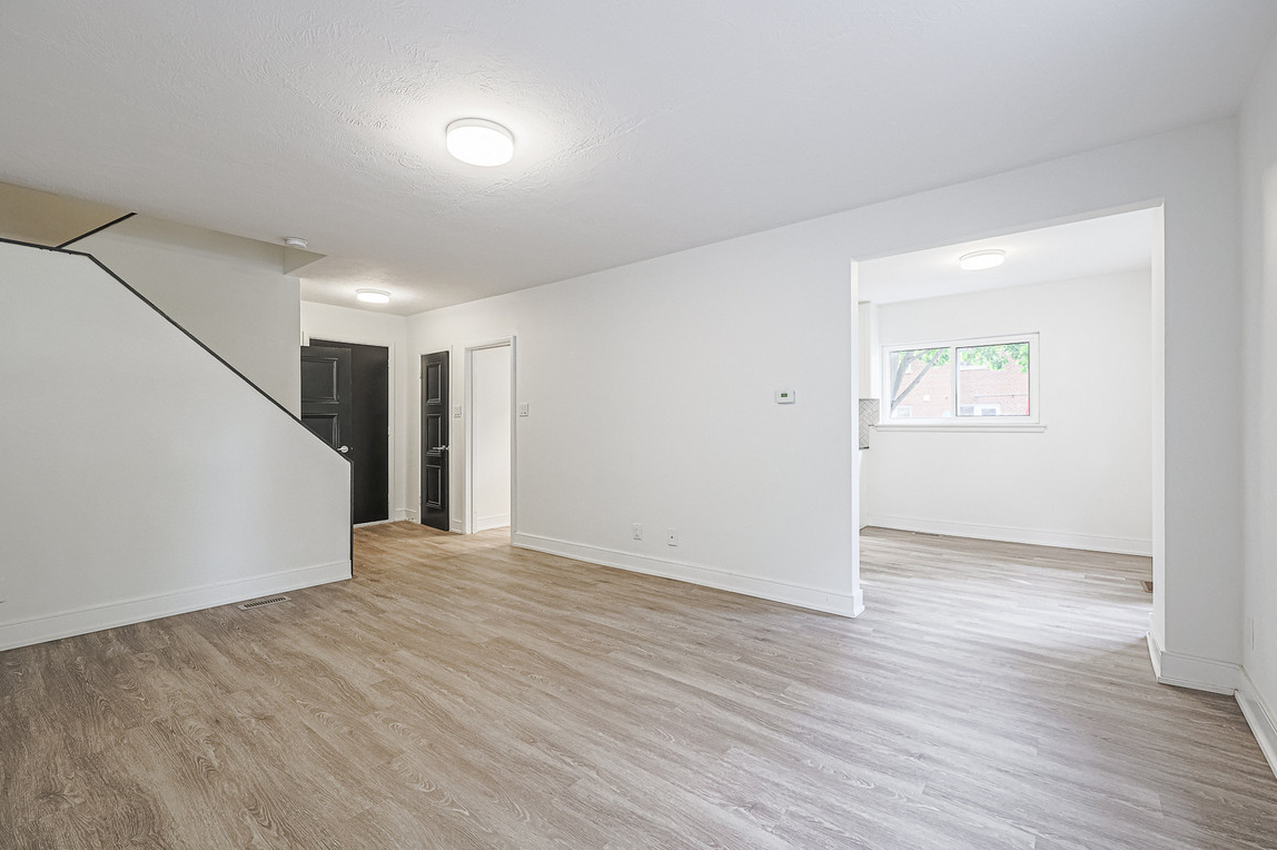 2029-2055 Victoria Park Ave. - Photo 4 of 16