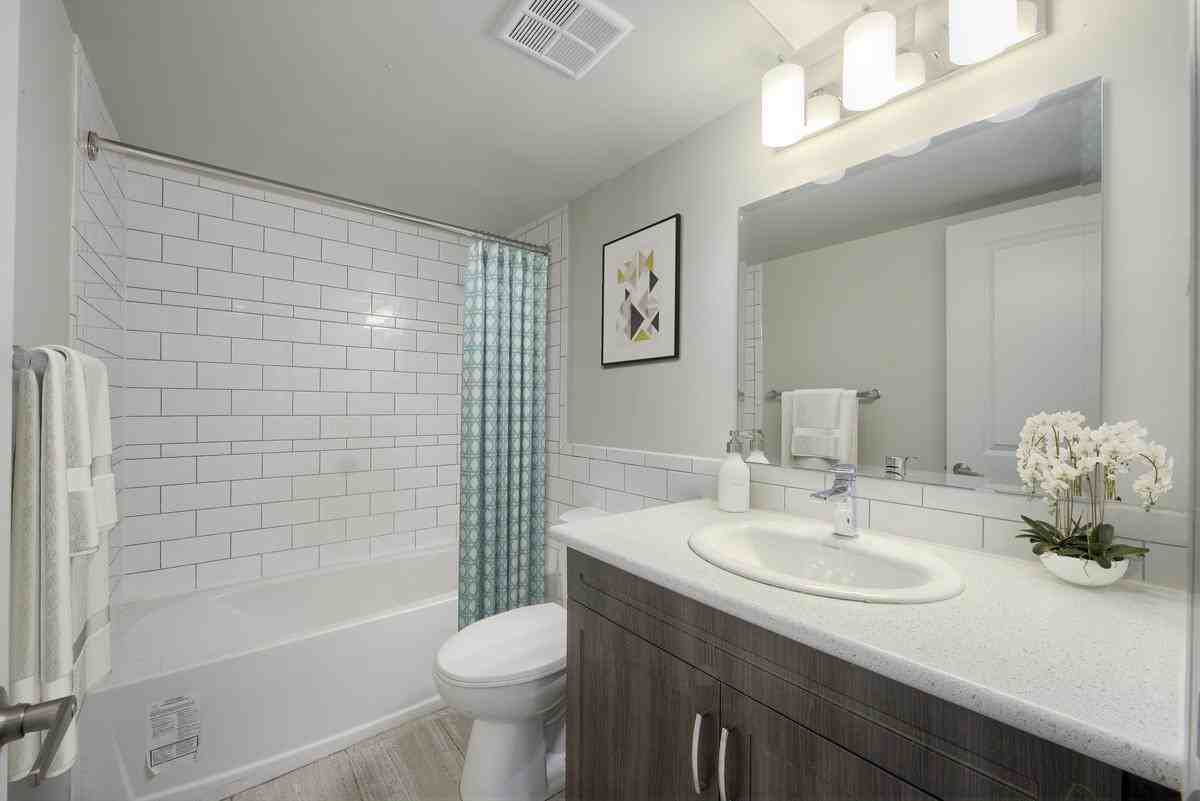 87-99 Silver Springs Boulevard - Photo 7 of 8