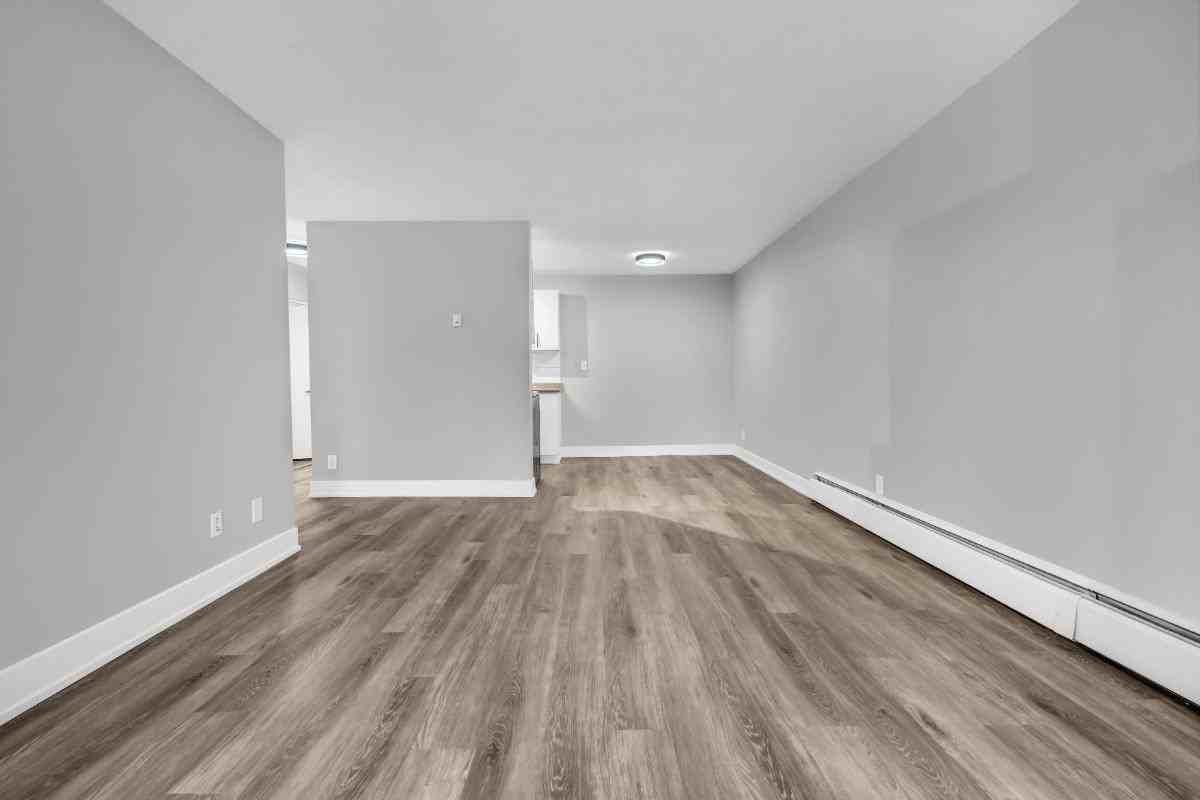 Maple Manor Apartments - Photo 4 of 39