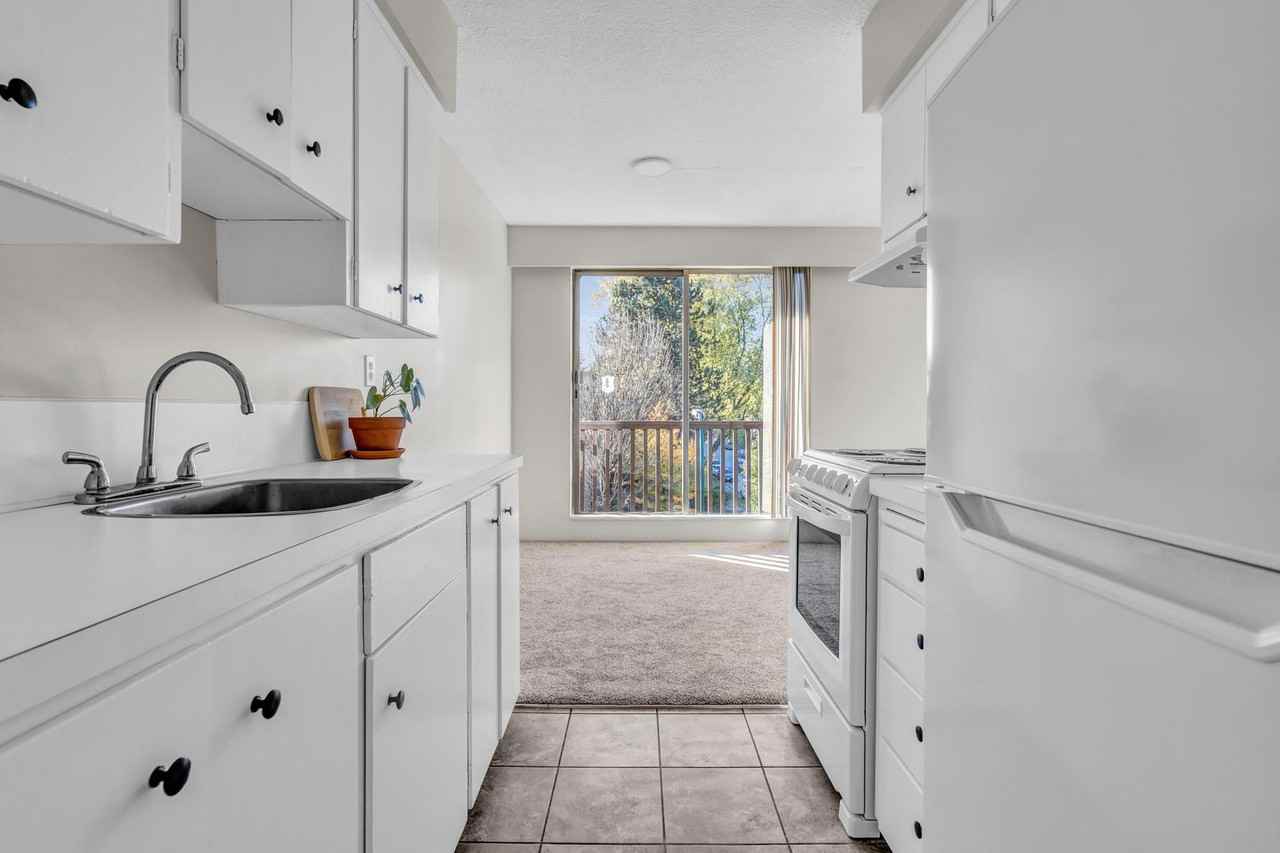 2320 Woodland Drive - Photo 4 of 10