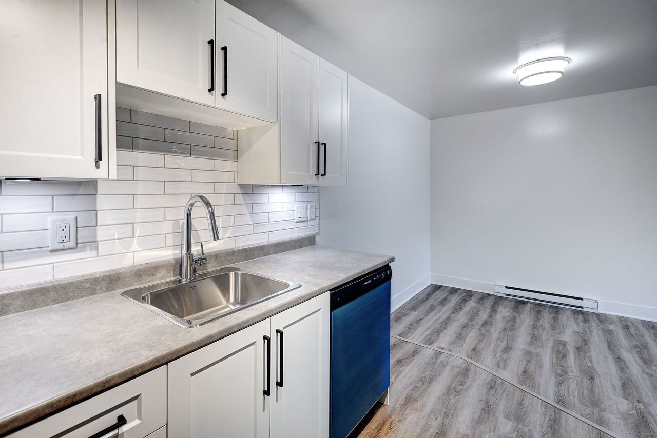 Quadra Village Apartments - Photo 5 of 13