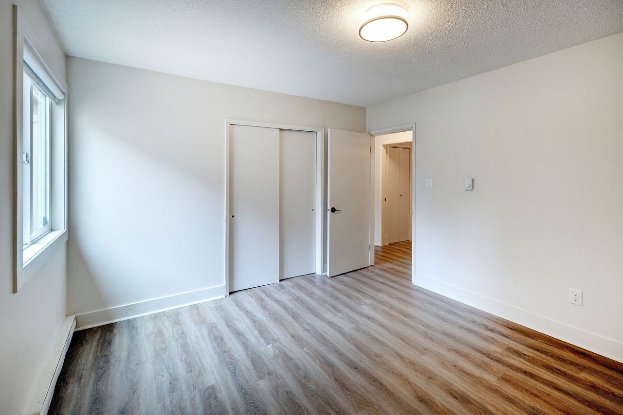 Quadra Village Apartments - Photo 7 of 13