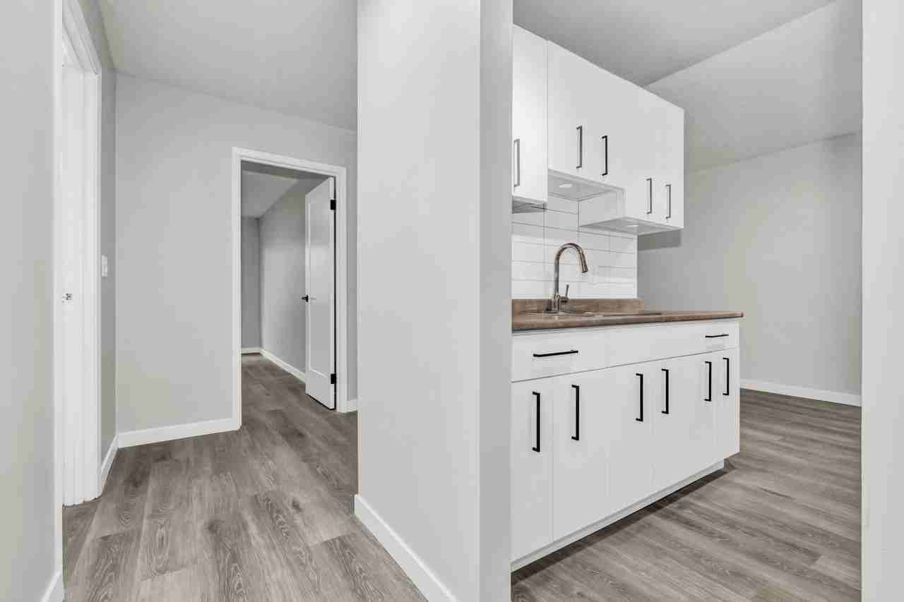 Cloverdale Apartments - Photo 5 of 20