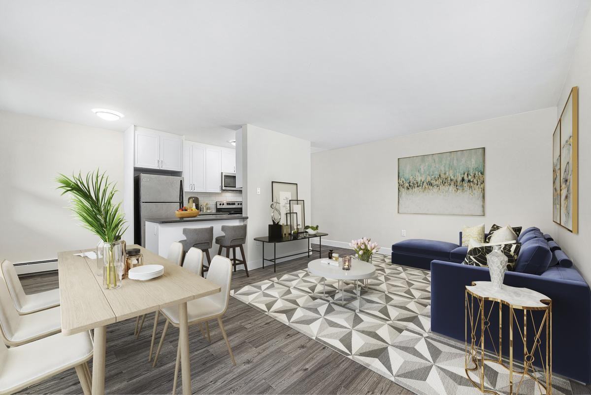 1050 Castlefield Avenue - Photo 3 of 8