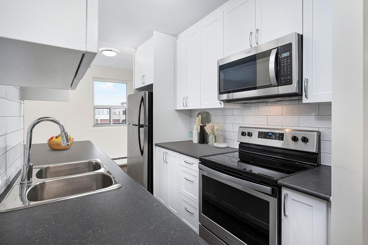 3967 Lawrence Avenue East - Photo 6 of 8