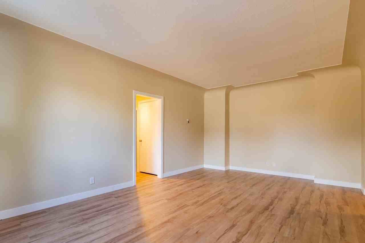 11615 113 Ave Nw - Photo 6 of 20