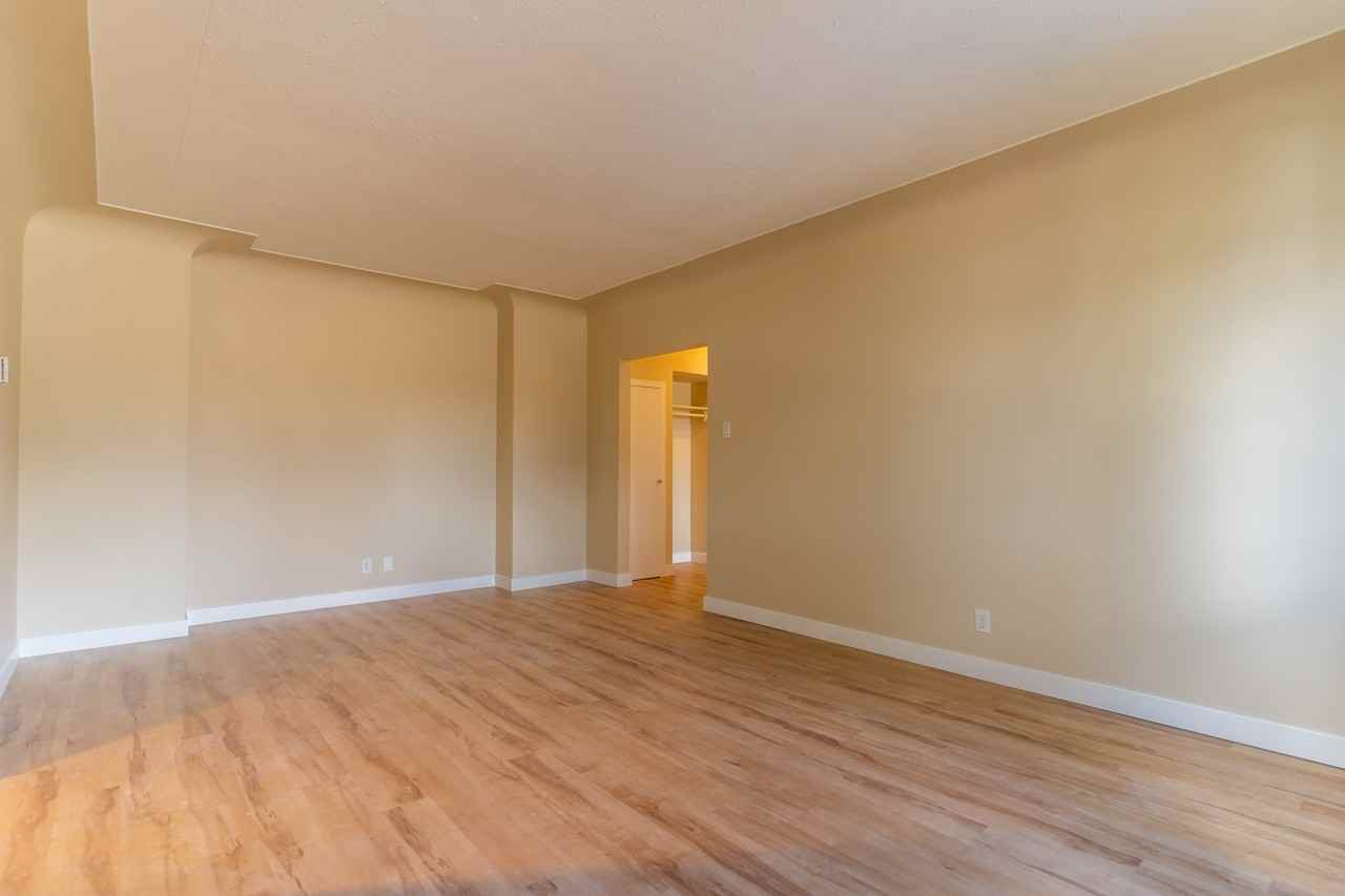11615 113 Ave Nw - Photo 7 of 20