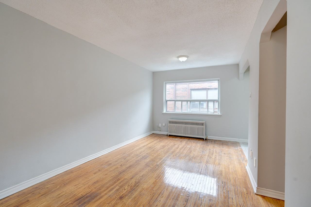 38-40 Lambton Avenue - Photo 5 of 23