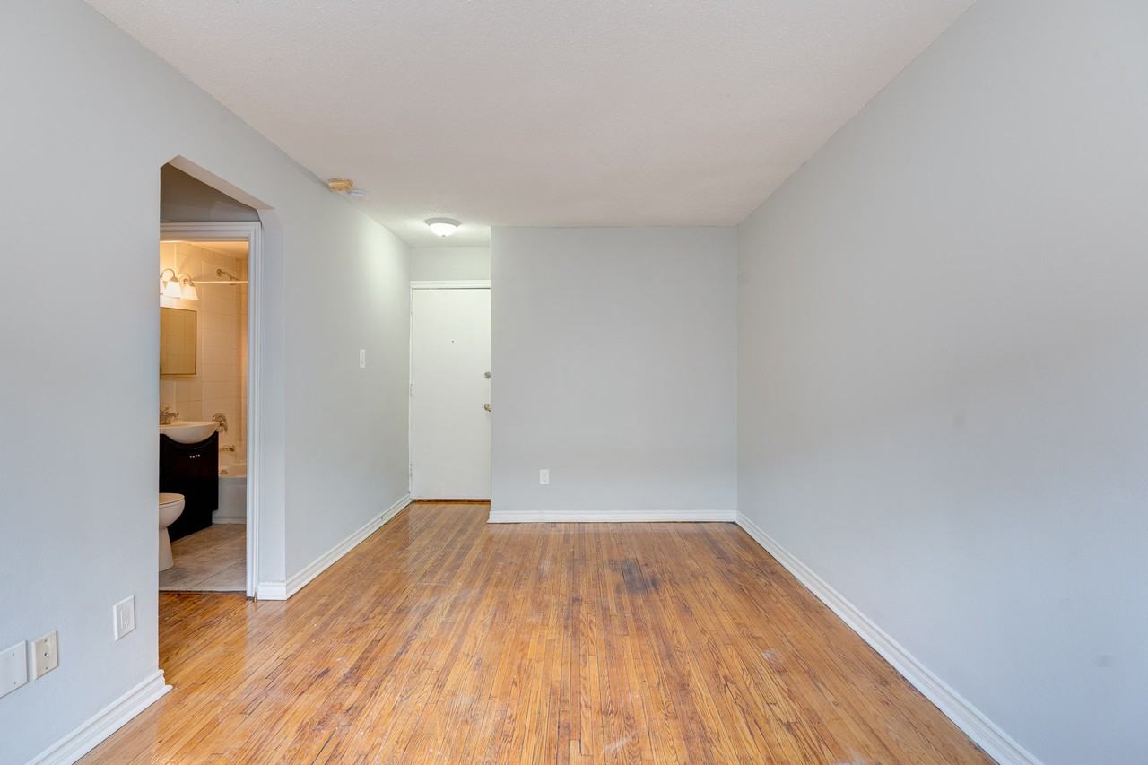 38-40 Lambton Avenue - Photo 6 of 23