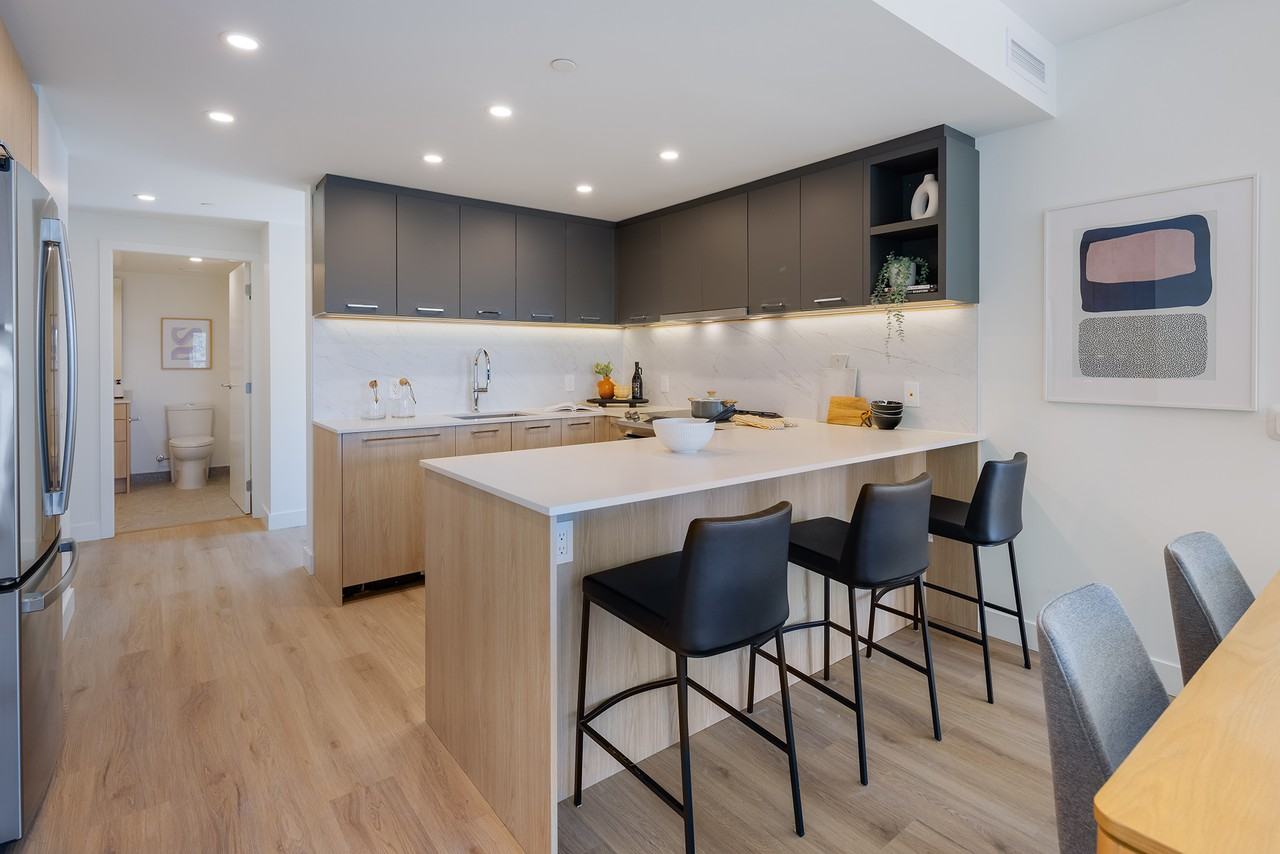 Victor Apartments - Photo 2 of 20