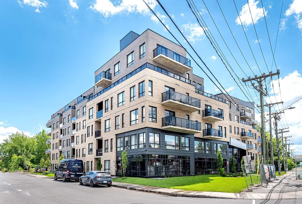 365 Av George-V — photo 1