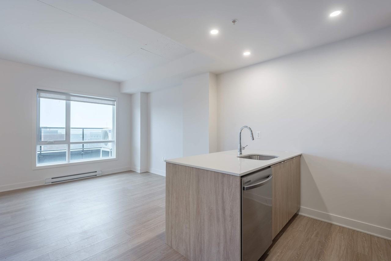 365 Av George-V — photo 1