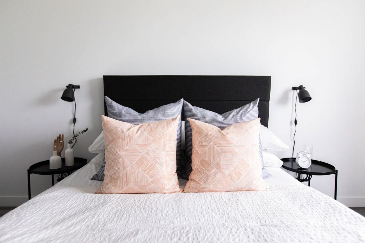 30 University Crescent - Photo 2 of 21