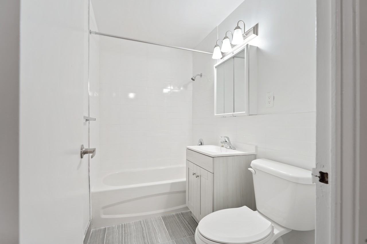 21 Raylawn Crescent Apartments in Georgetown - Photo 6 of 8