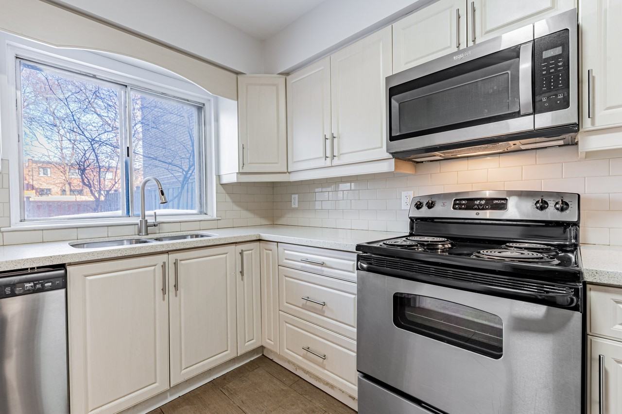 Balliol & Davisville Townhomes - Photo 2 of 26