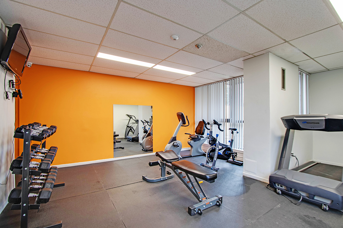 300 Antibes Drive - Photo 5 of 21