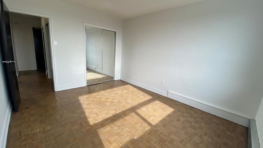 66 Spadina Road - Photo 5 of 27