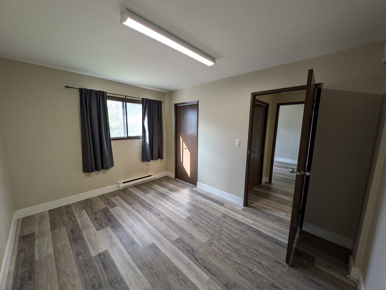 Chateau Gardens - Photo 3 of 22