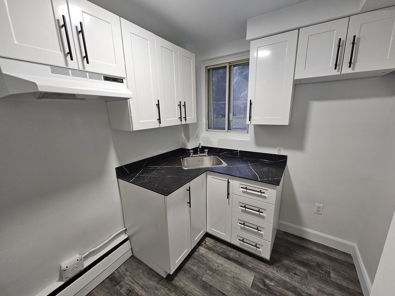 6305, de la Roche - Photo 7 of 19