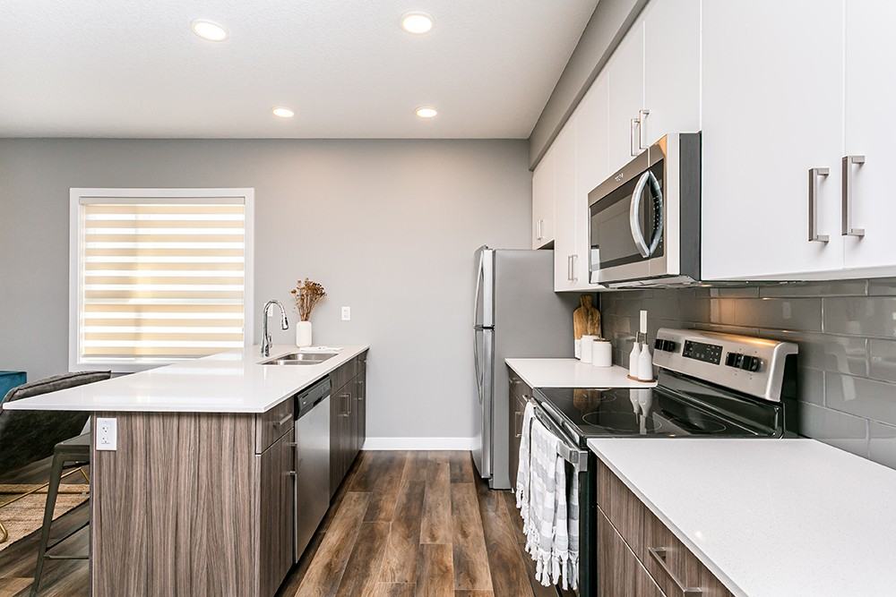 Charlesworth - Photo 3 of 13