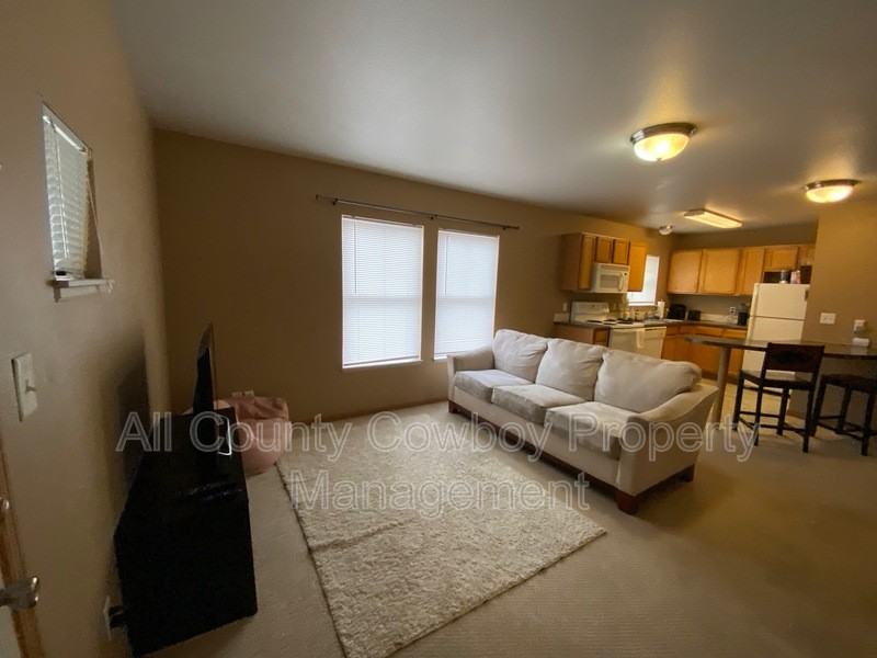 621 Mitchell St #5 - Photo 3 of 9