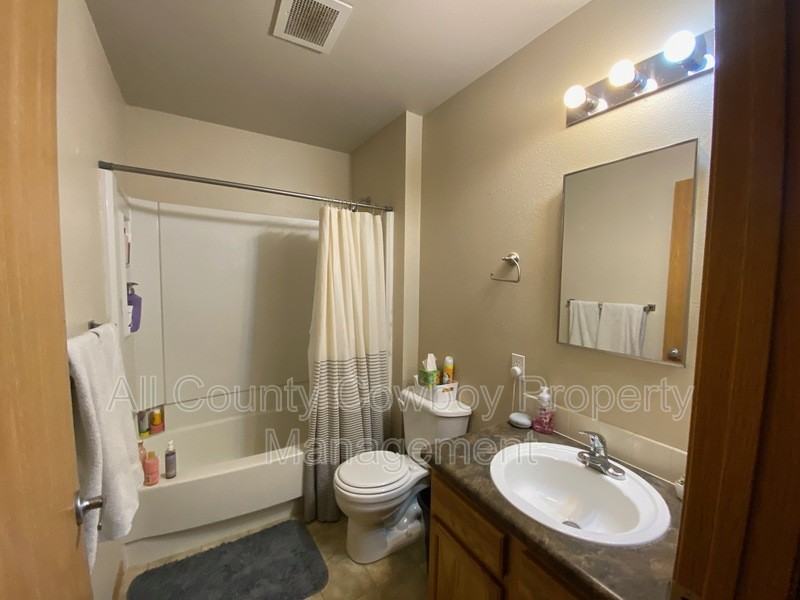 621 Mitchell St #5 - Photo 5 of 9