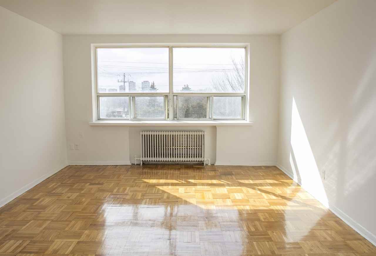 1731-1739 Victoria Park Apartments - Photo 5 of 6