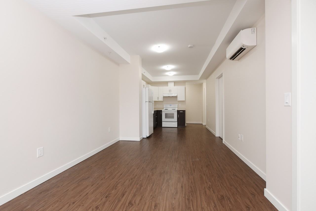 Hockley Apartments - Photo 4 of 8