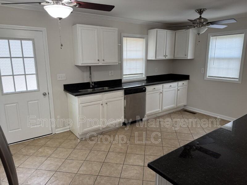 103 Yorkshire Dr - Photo 2 of 8