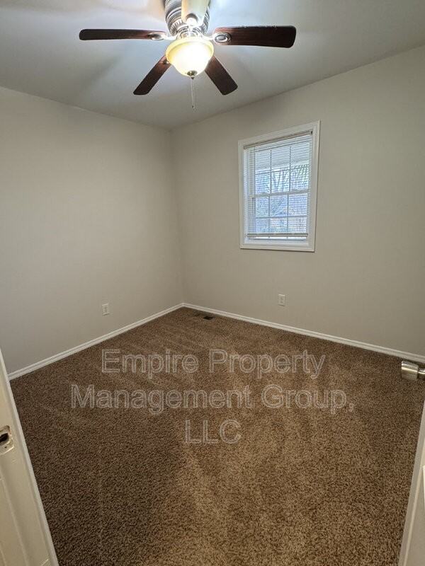 103 Yorkshire Dr - Photo 7 of 8