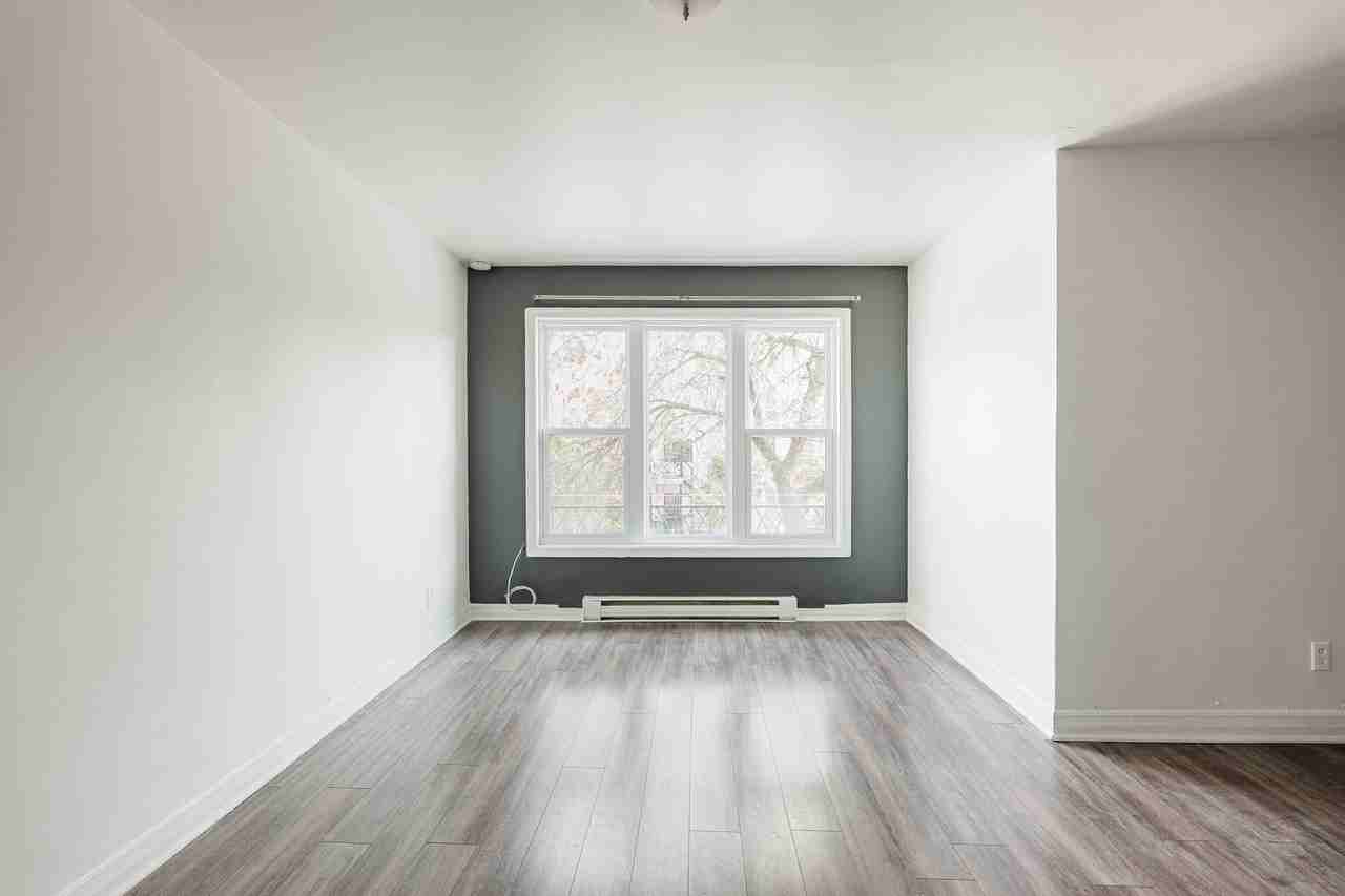 2215 Rosemont - Photo 7 of 17