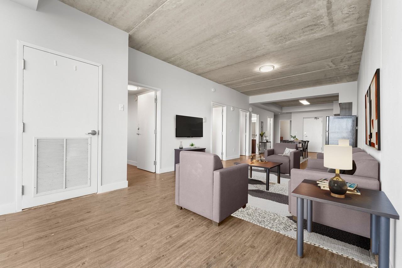 167 King Street North - Photo 4 of 11