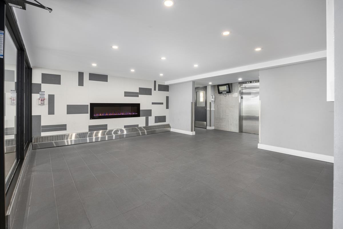 1915 Martin Grove Road - Photo 7 of 37