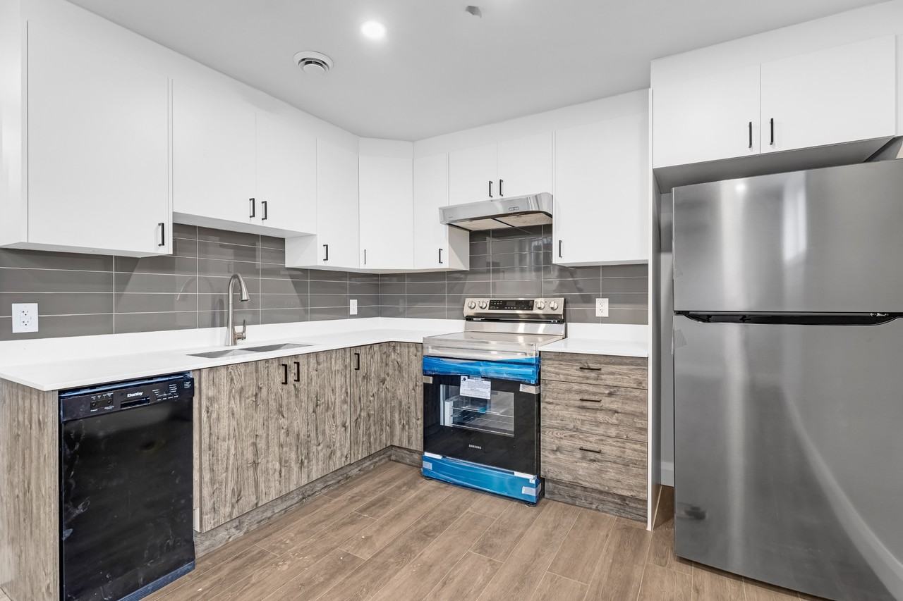 296 Duncairn Avenue - Photo 3 of 21