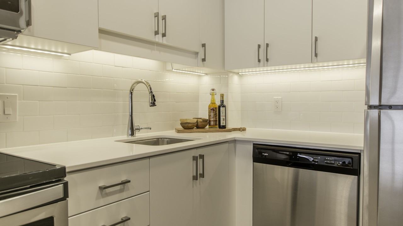 420 Gilmour Street - Photo 6 of 23