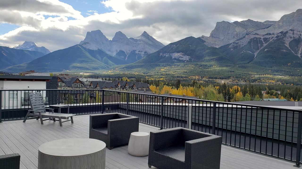 VUE Canmore - Photo 3 of 18