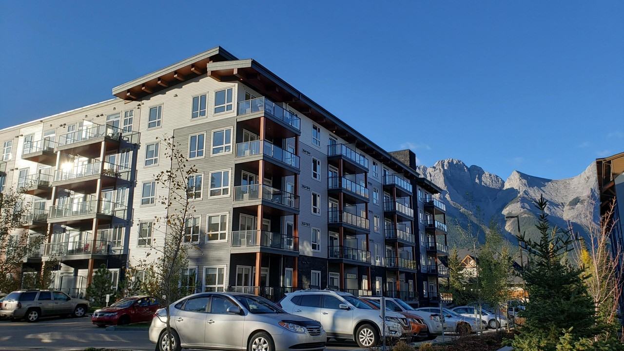 VUE Canmore - Photo 5 of 18