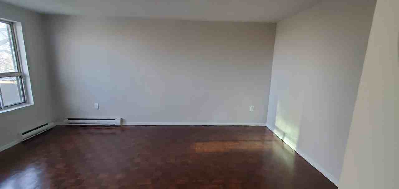 1042 Sheppard, Toronto - Photo 6 of 10