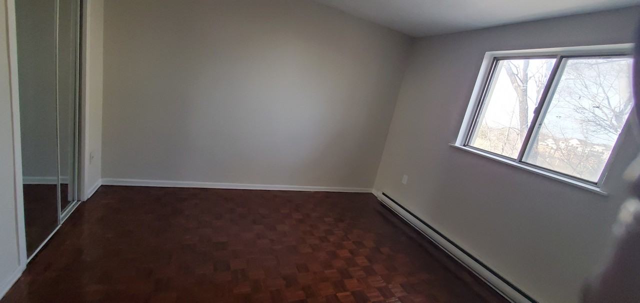 1042 Sheppard, Toronto - Photo 7 of 10