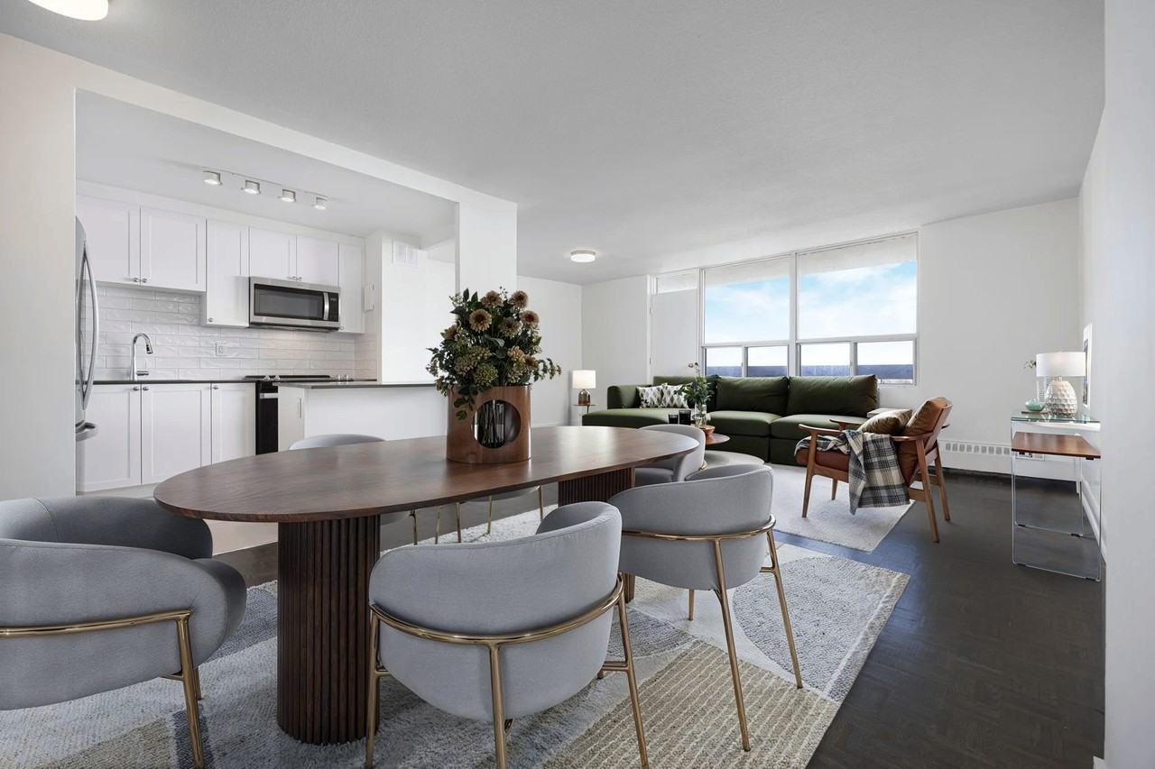 2233 - 2235 Hurontario Street - Photo 5 of 13