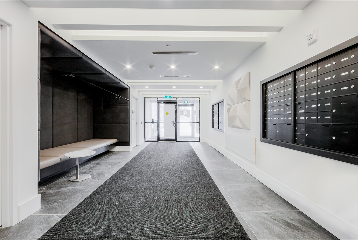 2475 Hurontario Street - Photo 4 of 21