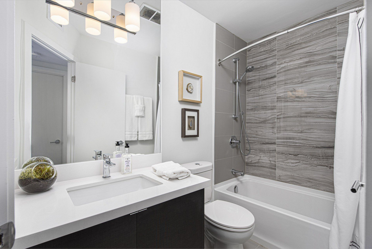 2465 Hurontario Street - Photo 6 of 15