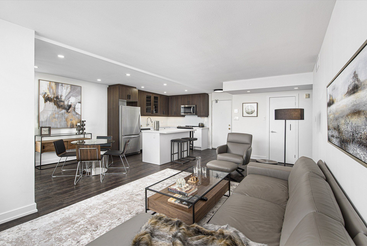 2465 Hurontario Street - Photo 7 of 15