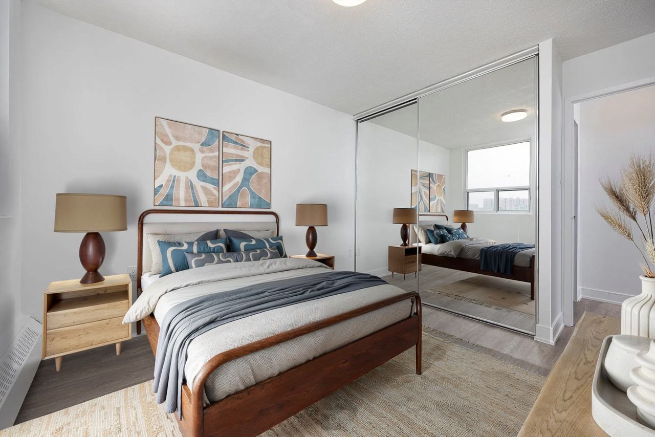 3122 Hurontario Street - Photo 5 of 17