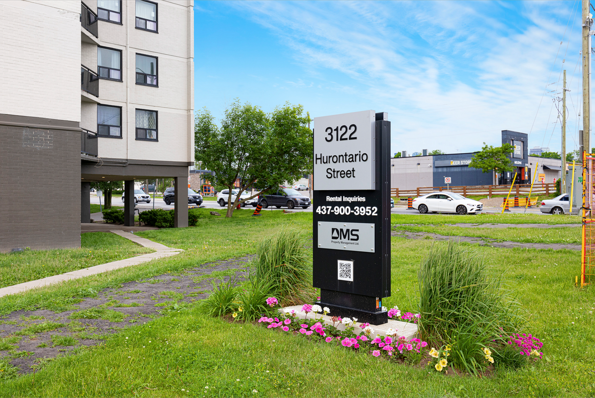 3122 Hurontario Street - Photo 7 of 16