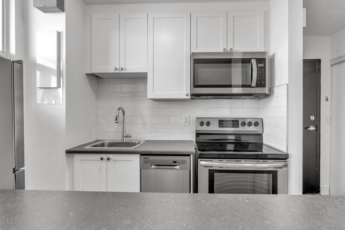 175 Park Street - Photo 4 of 23